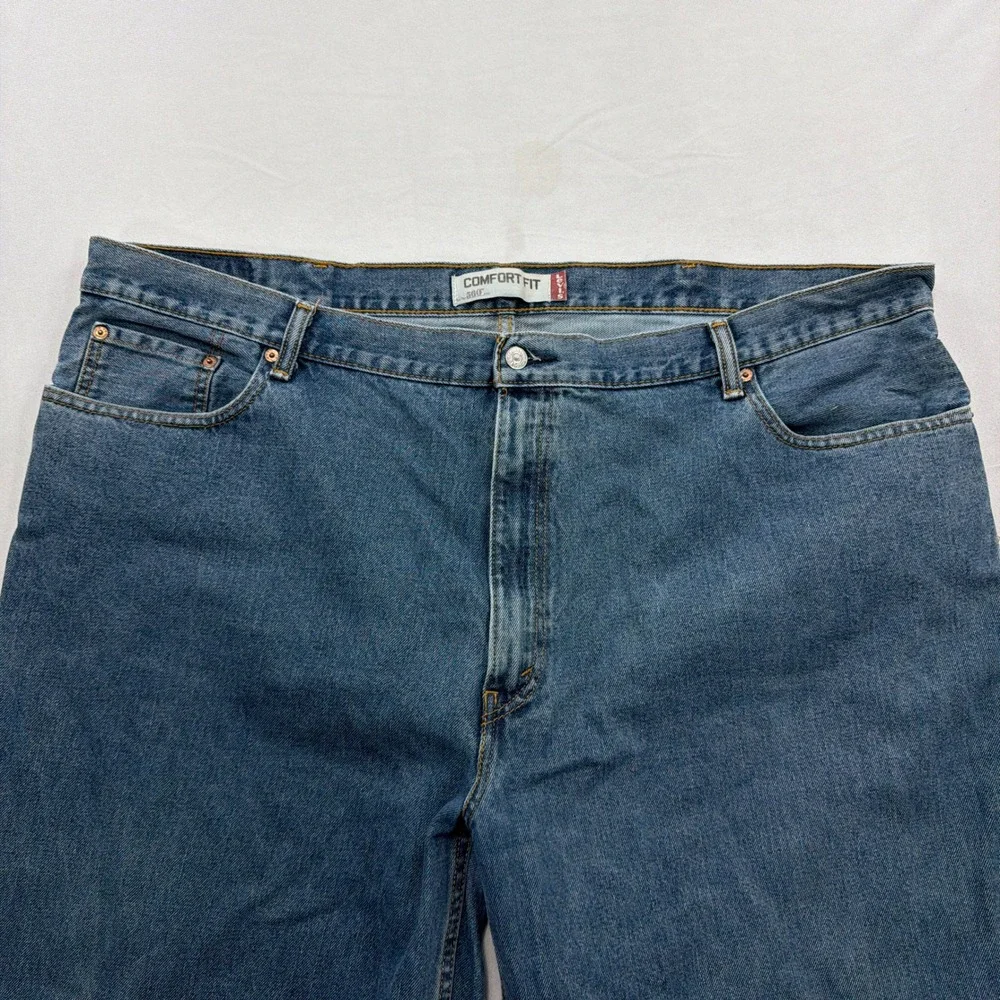 Y2K Levi's Jeans 560 Comfort Fit Tapered Leg Medium Wash Blue Denim Mens 48x30